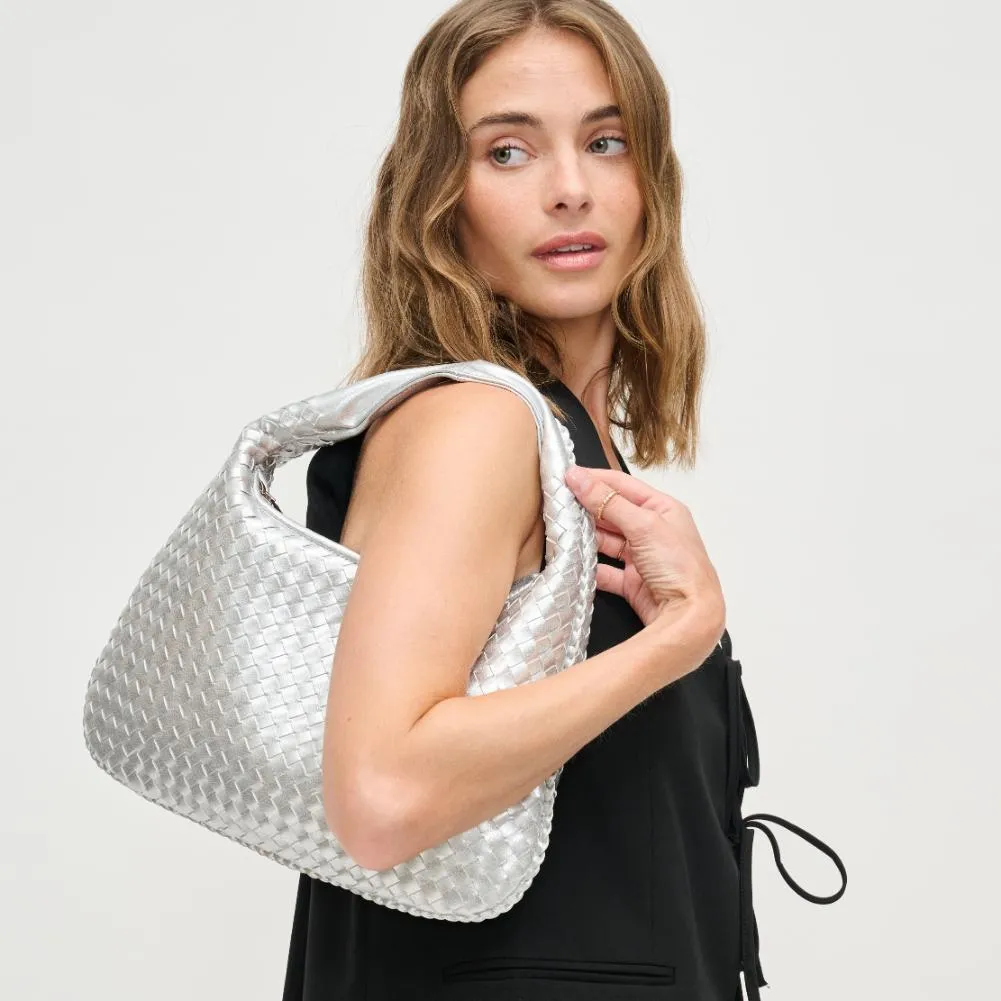 Adela Hobo