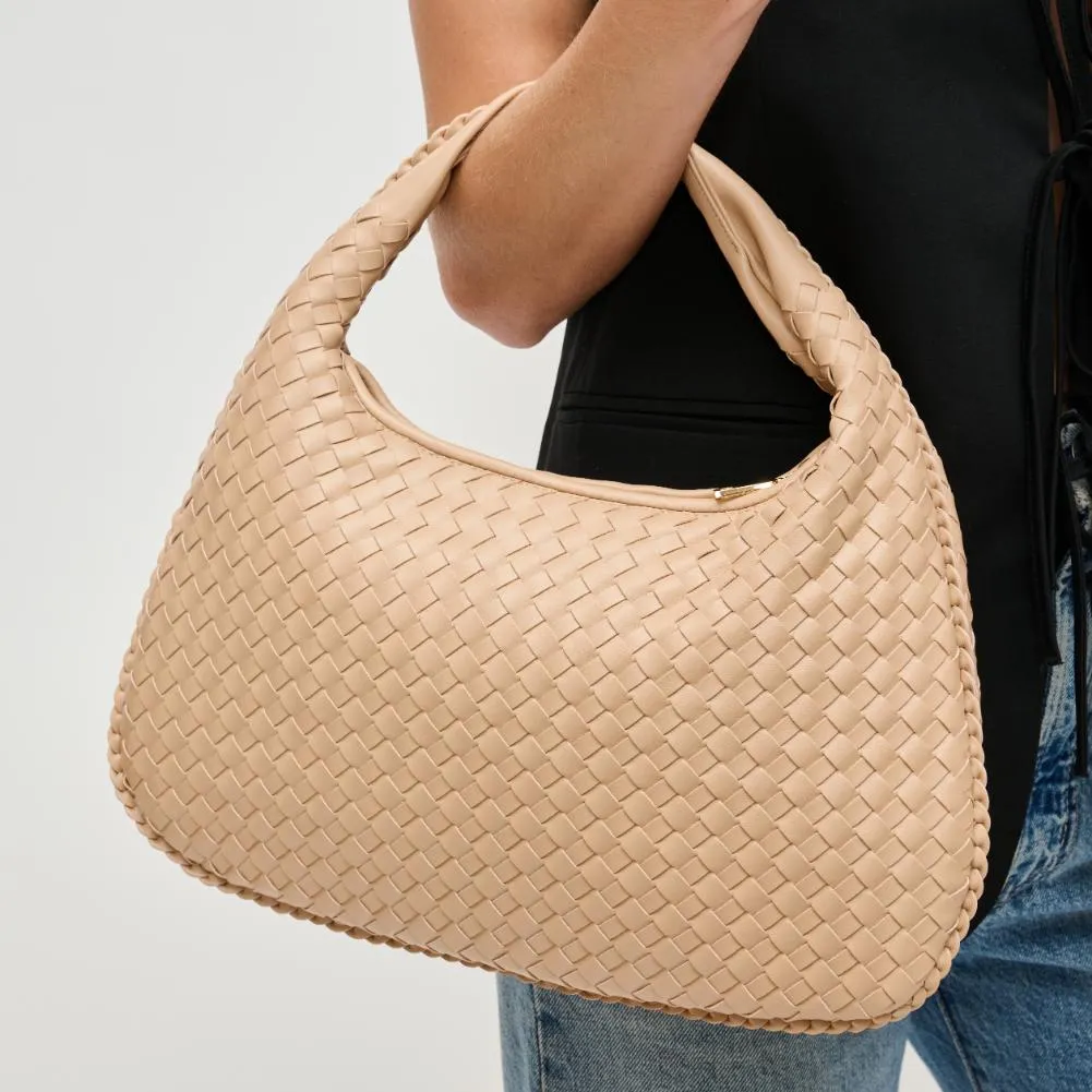 Adela Hobo