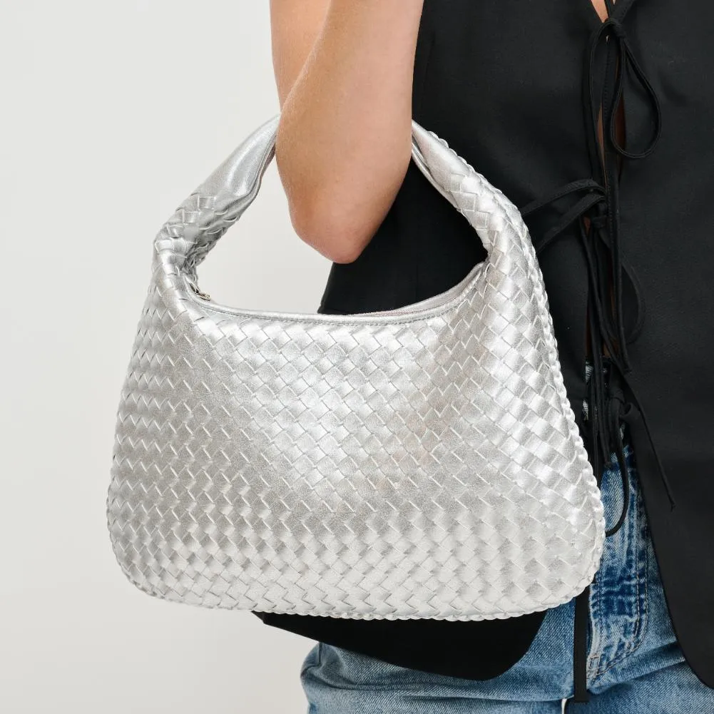 Adela Hobo